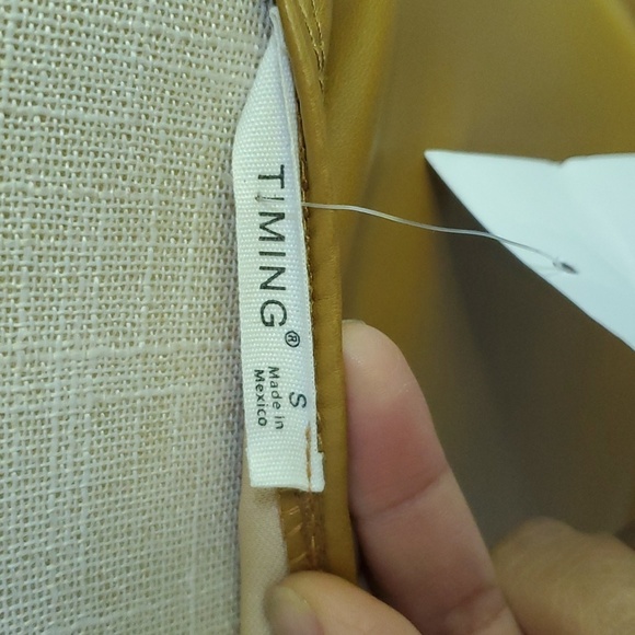 TIMING BEAUTIFUL STRAPLESS BODYSUIT - Picture 3 of 4